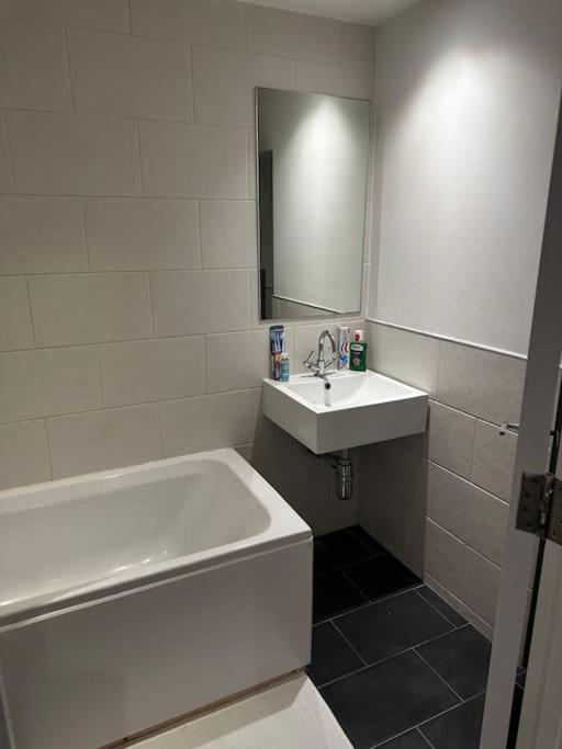 Apartamento Amazing 2Bed2Bath Edgeware Londres Exterior foto